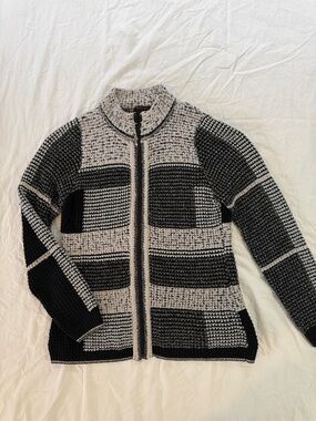 Women’s Black, silver and Gray Zip-Front Knit Sweater